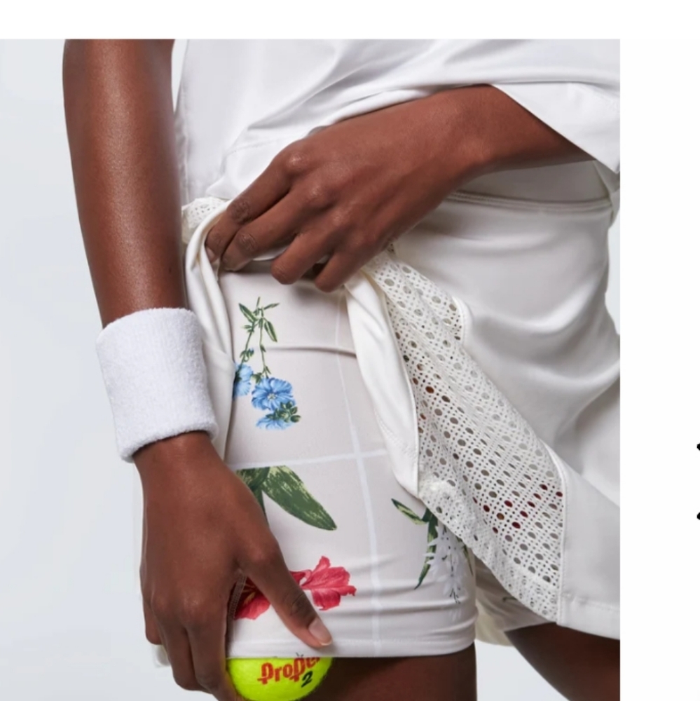 Tuckernuck White Sport Skirt w/ Built in Spanks M